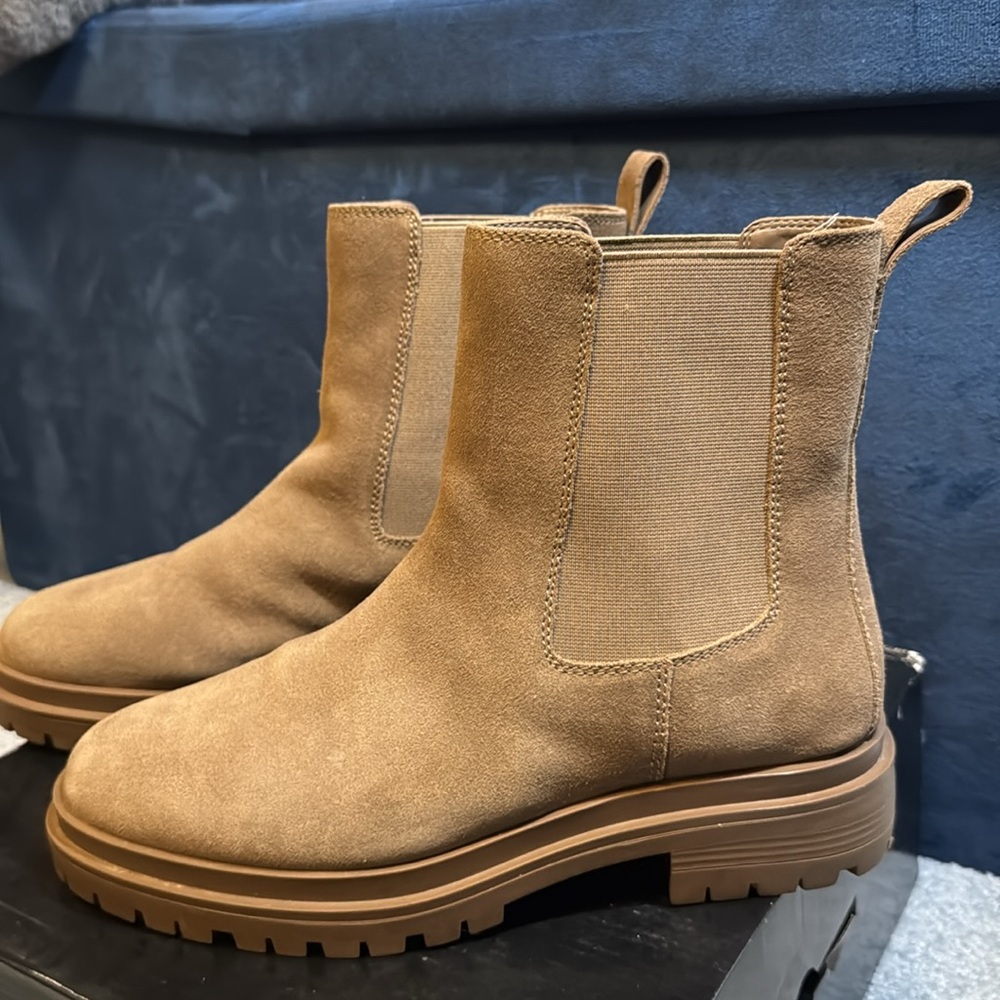 Lauren Ralph Lauren Womens Corinne Lugged Sole Suede Ankle Chelsea Boots - Picture 2 of 16